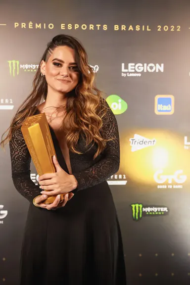 BIZERRA - ATLETA REVELAÇÃO FEMININA