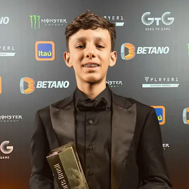 GABRIEL FERNANDEZ - MELHOR ATLETA DE CARD GAMES