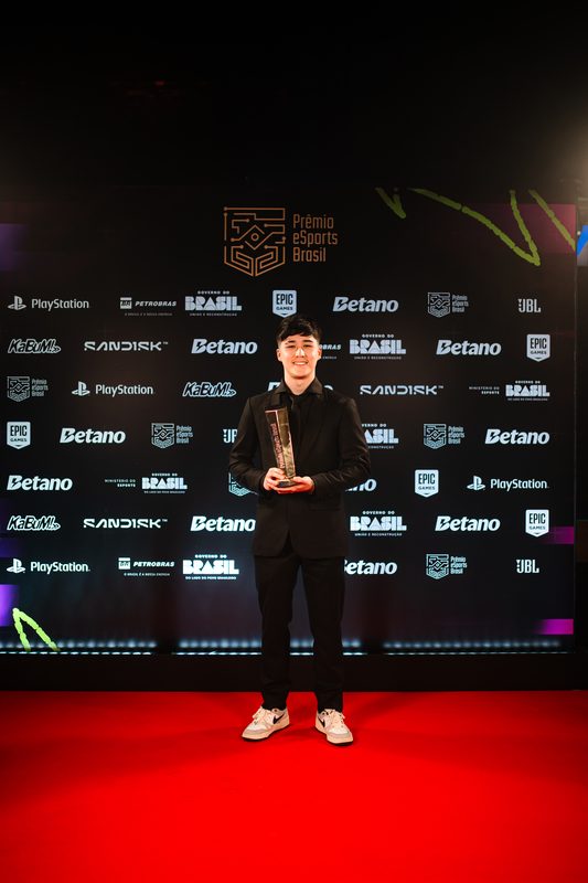 Edinho - MELHOR ATLETA DE MOBILE GAMES